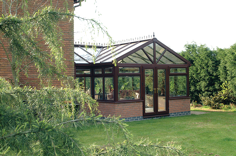 Rosewood P-Shaped gable-end conservatory